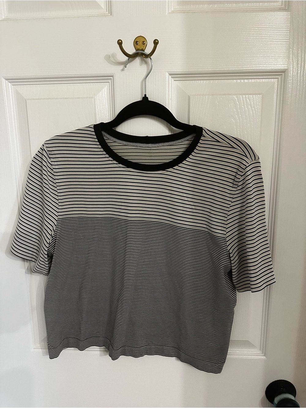 lululemon athletica Seamless Stripe Cropped T-Shirt - White/Black